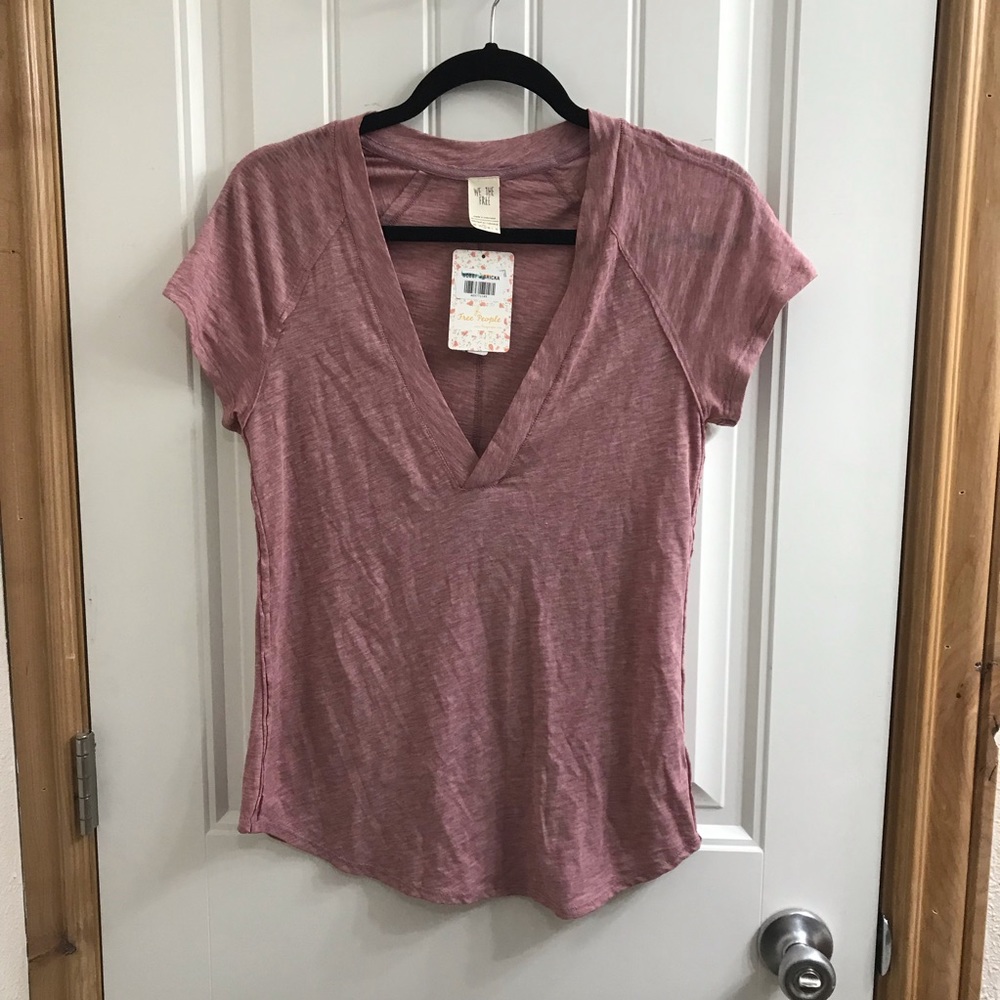**WE THE FREE 💞 V-NECK TEE**
